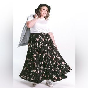 LuLaRoe DeAnne Skirt | Small